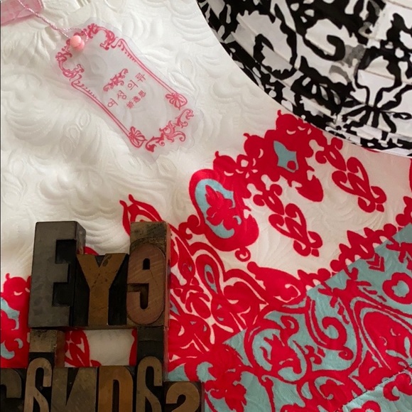 🆕$🔟SALE: Brand Unknown to me (in Asian language) Dress - Picture 3 of 8